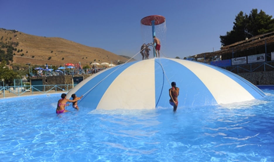 Incidente all’Acquapark, il giovane è gravissimo: giorni fa era scomparso da casa