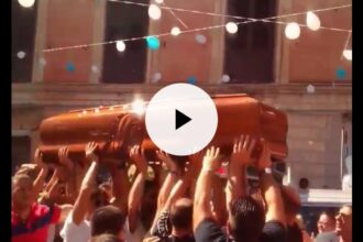 Strazio al funerale di Giovanni Albamonte tra canzoni neomelodiche e applausi (VIDEO)