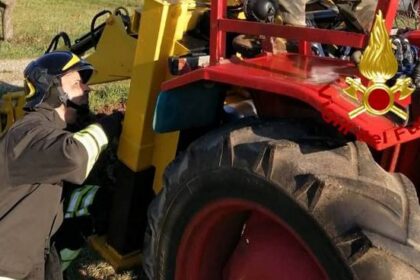 Dramma a Prizzi, agricoltore si incastra nel trattore: amputato il piede