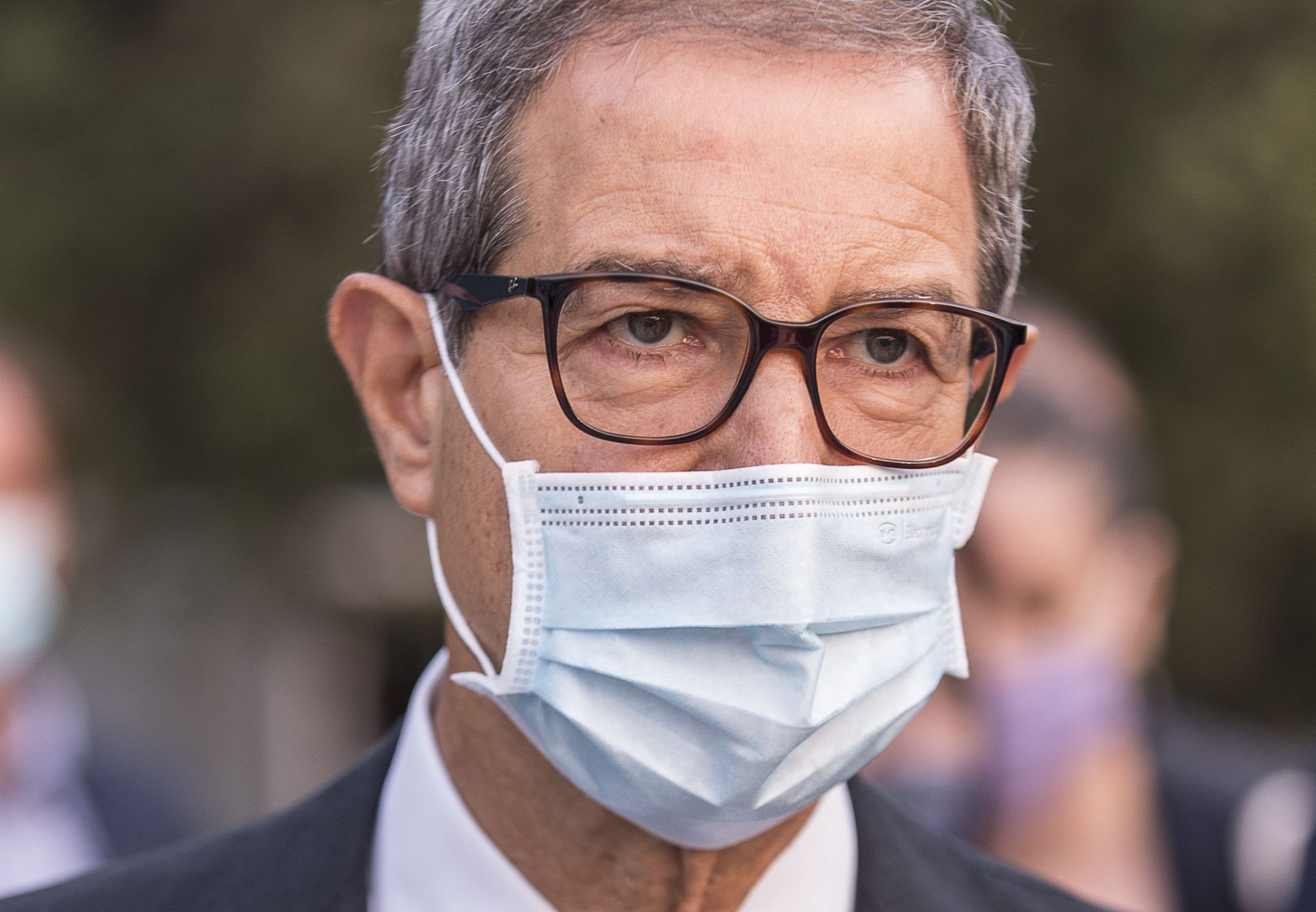 Covid-19, 800 positivi dai 30.000 tamponi drive