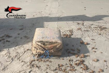 Carichi di droga sulle spiagge del Trapanese, ancora un ritrovamento