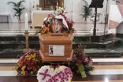 A Falsomiele il funerale di Piera Napoli, uccisa dal marito a 32 anni