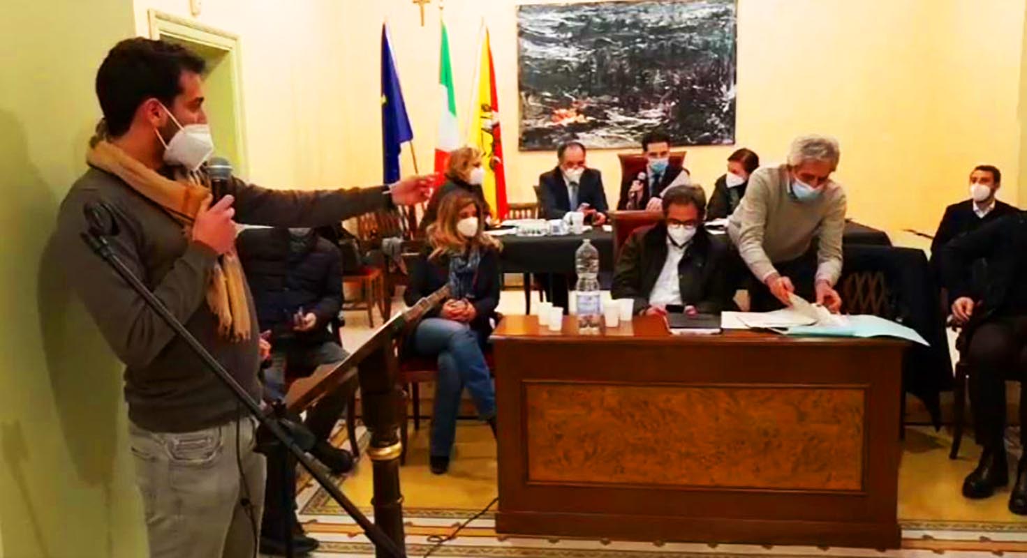 A Monreale il quarto cimitero, passa il sì tra le proteste di consiglieri e ambientalisti