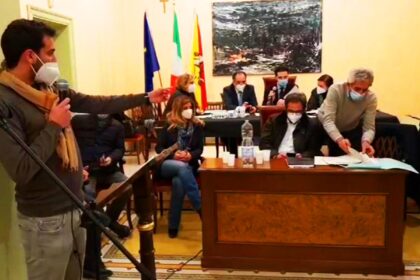 A Monreale il quarto cimitero, passa il sì tra le proteste di consiglieri e ambientalisti