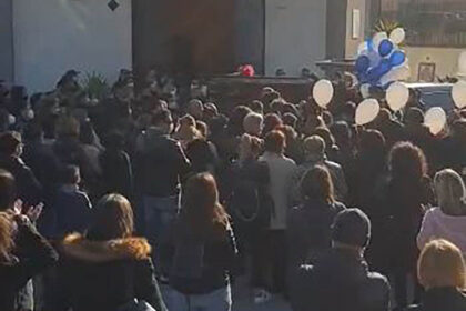 Monreale piange Giovanna Gentile, lacrime al funerale della maestra (VIDEO)