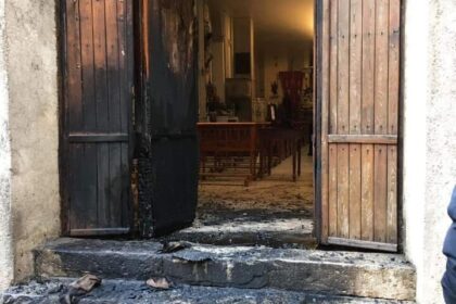 A Corleone incendiato portone della chiesa di Sant'Agostino, indagini