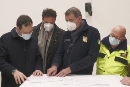 Arrivano le scorte del vaccino AstraZeneca, in Sicilia carico di 10mila dosi