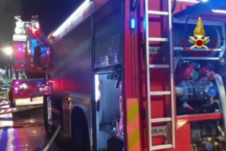 Paura a Misilmeri, scoppia incendio in una villetta (VIDEO)