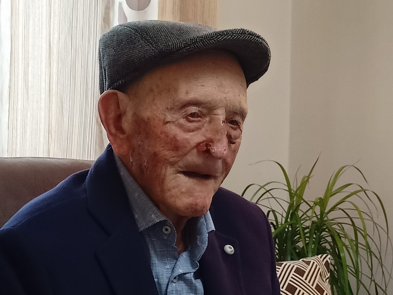 Vaccinato a 109 anni il più anziano d'Italia, è il siciliano Antonino Turturici