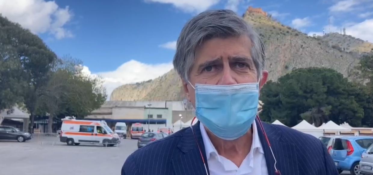 Vola da Roma a Palermo per il vaccino, Giuseppe Rocchia sceglie la Sicilia (VIDEO)