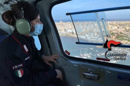 Drone dei carabinieri scopre bisca in zona rossa, 15 persone multate