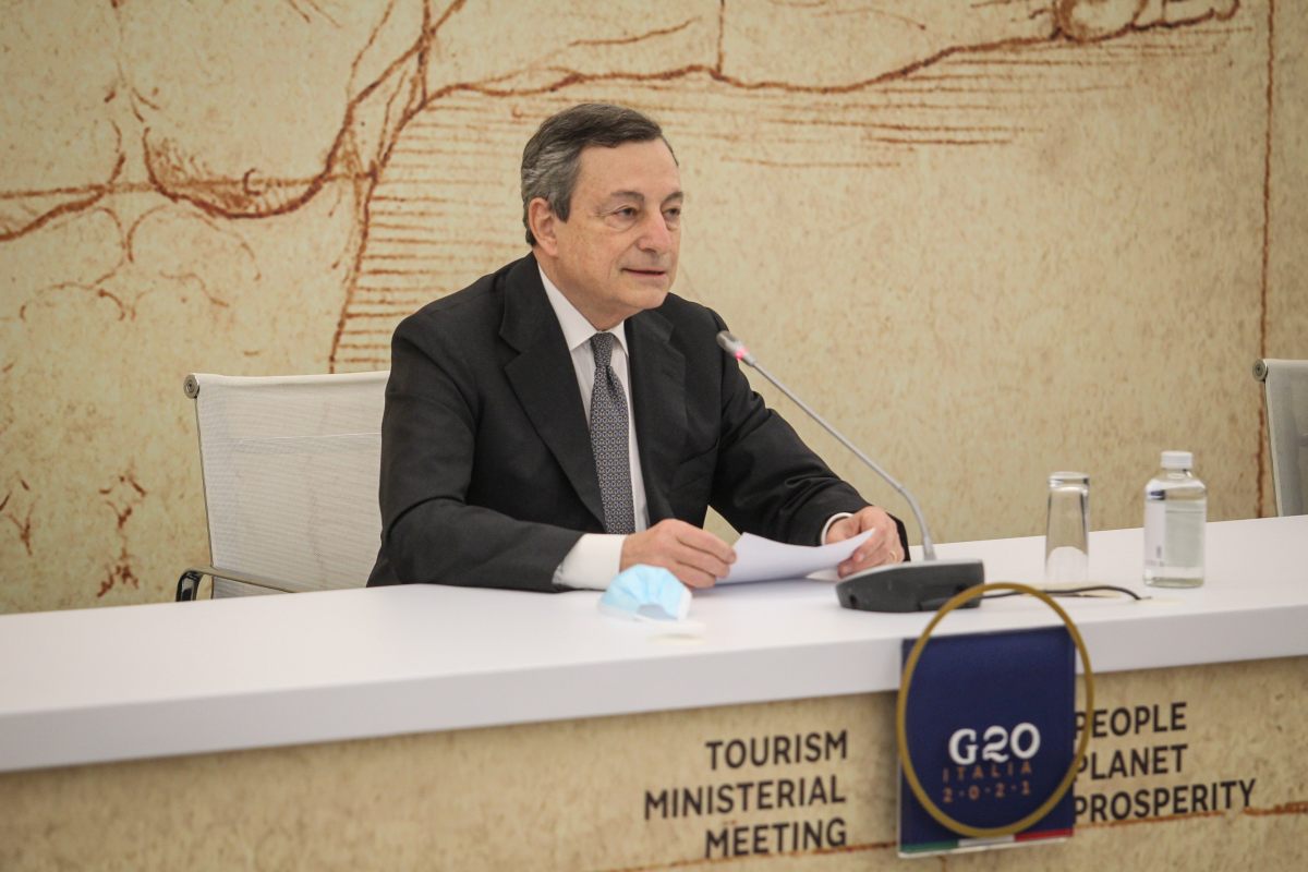 Draghi annuncia nuove riaperture, “Via al turismo da metà maggio"