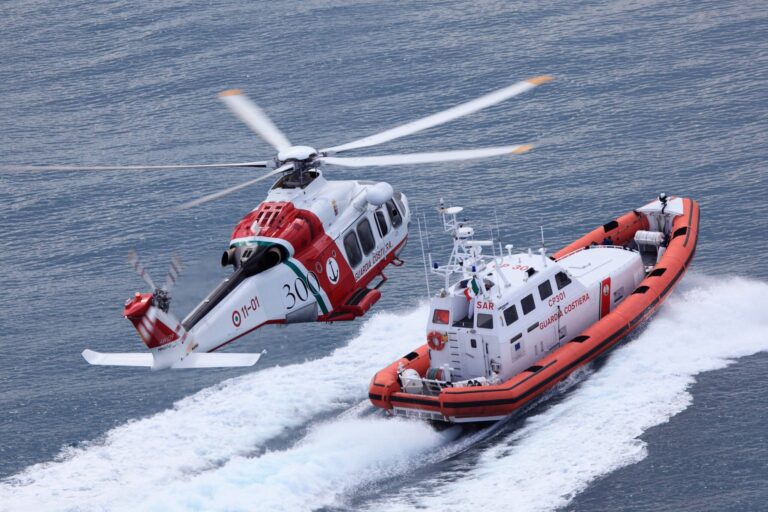 Si tuffa e non risale più, muore 15enne a Panarea