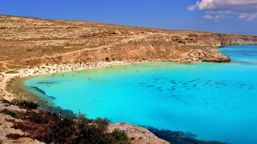 Spiaggia dei Conigli di Lampedusa tra le più belle del mondo, accesso su prenotazione