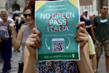 Spuntano nel Palermitano le prime attività "disobbedienti" al Green Pass, "Entrano tutti"
