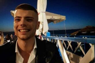 Muore annegato nel mare mosso, Torretta piange Luca Carollo, tre giovani salvati