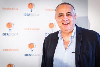 Riparte la scuola in Sicilia, niente Dad, test salivari e mascherine per tutti