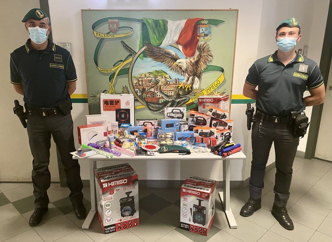 Palermo, blitz della Finanza in negozio, sequestrati 650 prodotti pericolosi