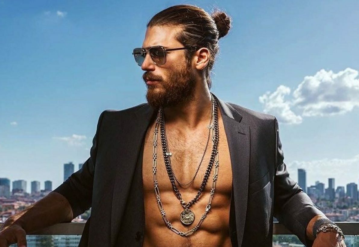 Il modello Can Yaman arriva a Palermo per girare una nuova fiction Mediaset
