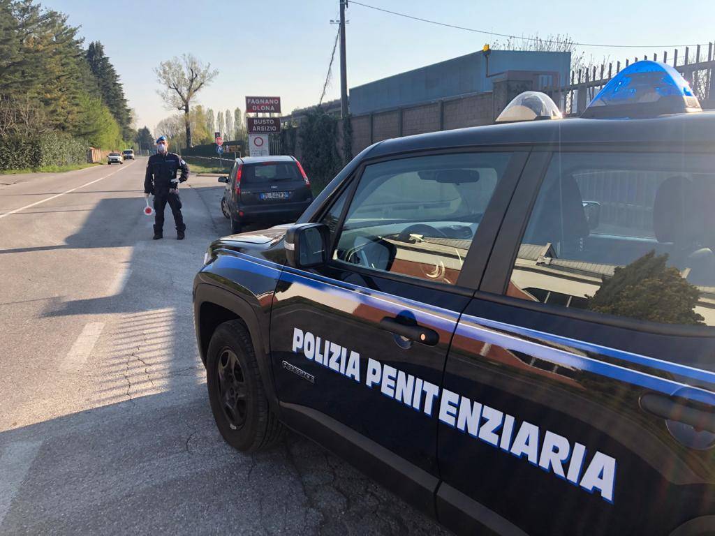 Poliziotto penitenziario sventa rapina in supermercato Conad