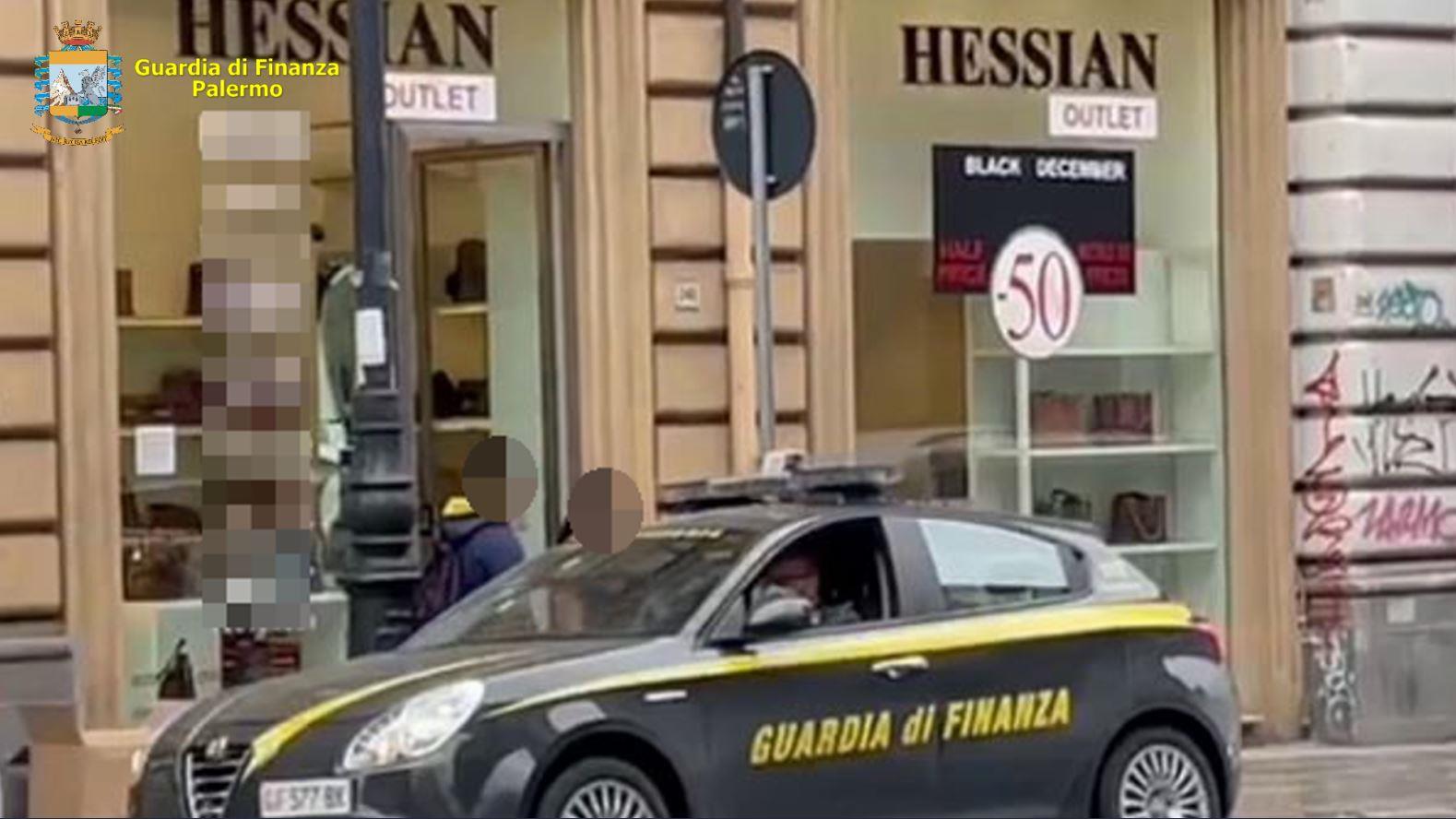 Falliscono i negozi Hessian a Palermo, 3 arresti