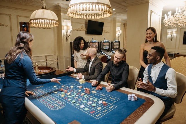 Perché bisognerebbe evitare di contare le carte al casinò