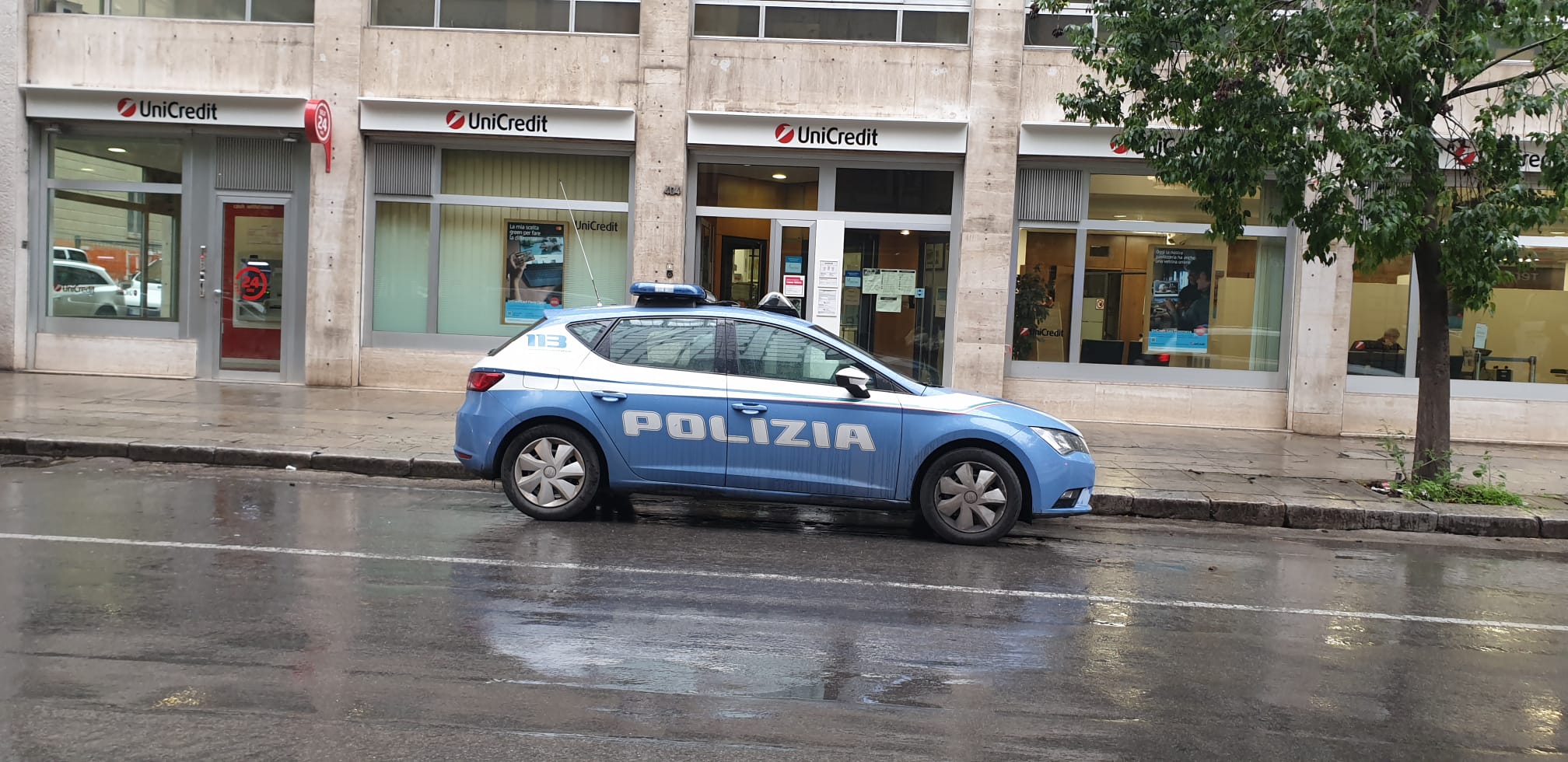 Allarme bomba a Palermo, artificieri alla Unicredit di Via Roma
