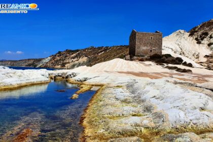 Punta Bianca è uno spettacolo e Belen Rodriguez resta folgorata, Musumeci: "Sarà riserva naturale"