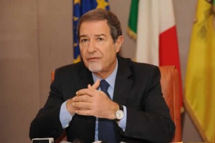 "Rischiamo nuove restrizioni", Musumeci chiede più controlli