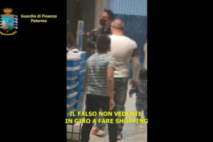 Arrestato a Palermo falso cieco con il Reddito di cittadinanza, truffa per 170mila euro