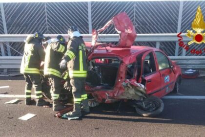 Accade l'inferno in autostrada, un morto e 6 feriti in tragico tamponamento