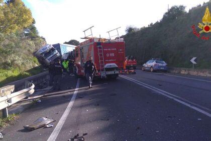 Succede l'inferno sulla statale, un morto e tre feriti gravi