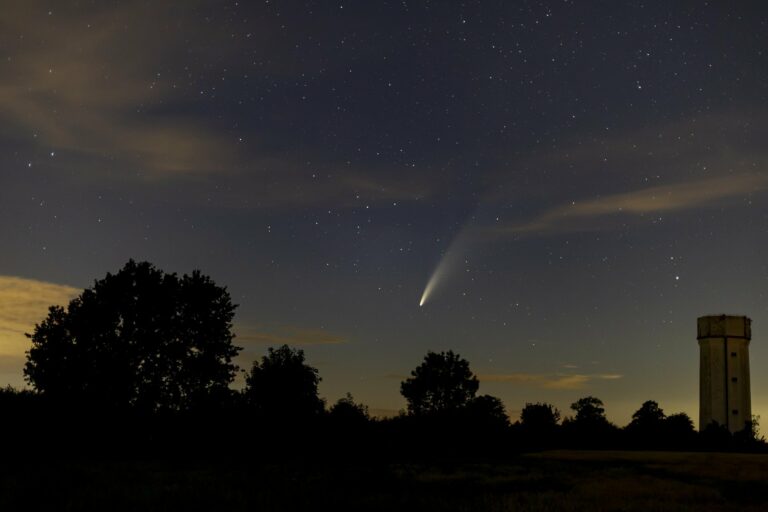 comet g20414eee3 1920