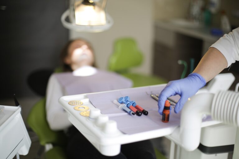 dentist 5428007 1920