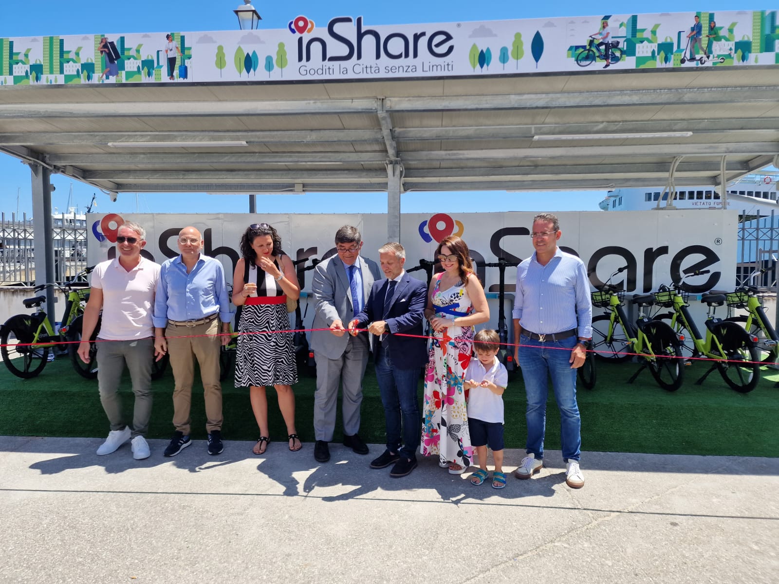 Giuseppe Giorgianni è un moderno Archimede di Sicilia: ha brevettato un nuovo sistema di intelligenza artificiale per il turismo eco-sostenibile che si basa sulla creazione di nuovi servizi automatizzati a zero impatto ambientale per soddisfare la crescente richiesta di una vacanza smart e senza eccessiva programmazione. Un sistema innovativo che contribuisce alla sostenibilità ambientale e alla riduzione delle emissioni inquinanti, fornendo al turista la possibilità di vivere un'esperienza turistica innovativa e di valorizzare le tradizioni territoriali.