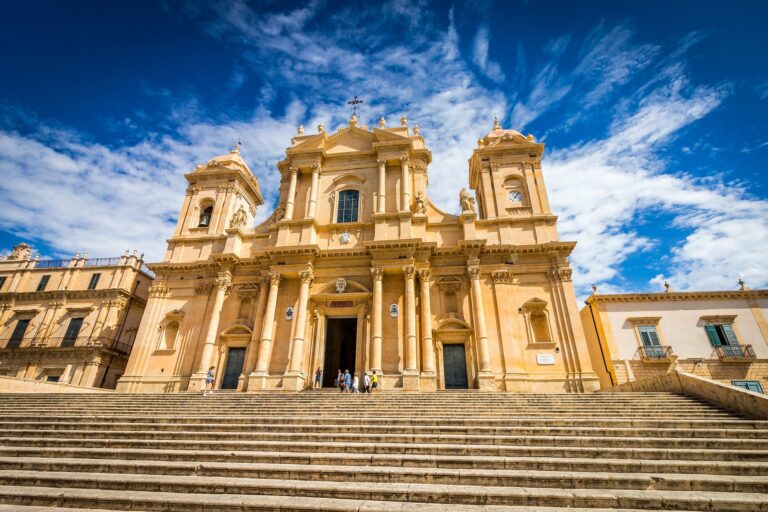 cathedral 1912944 1920