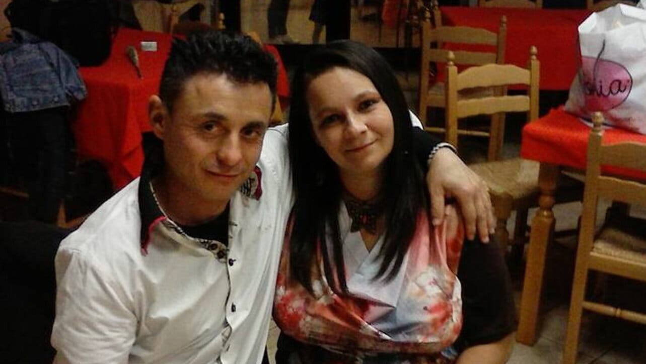 La figlia diciassettenne complice nella mattanza di madre e fratelli