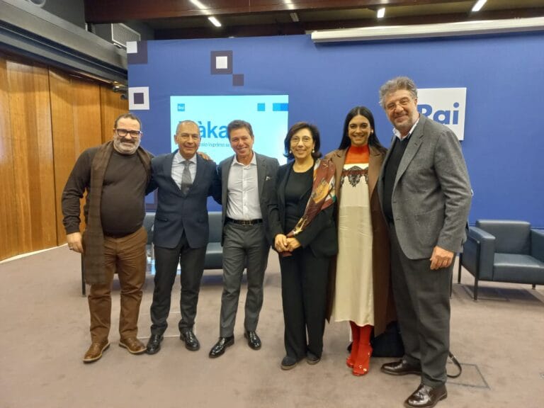 Foto cast Makari con dirigente Antinoro e responsabile Film commission Tarantino