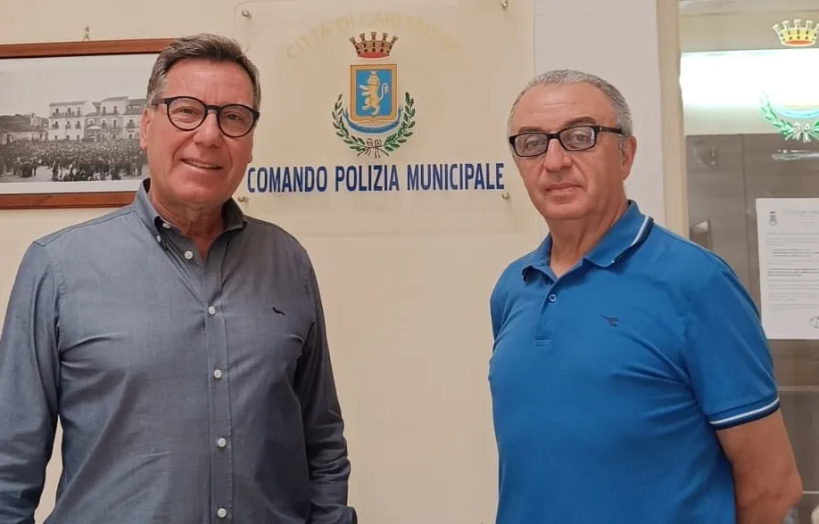 carlentini trova portafoglio con 2 mila euro e lo restituisce