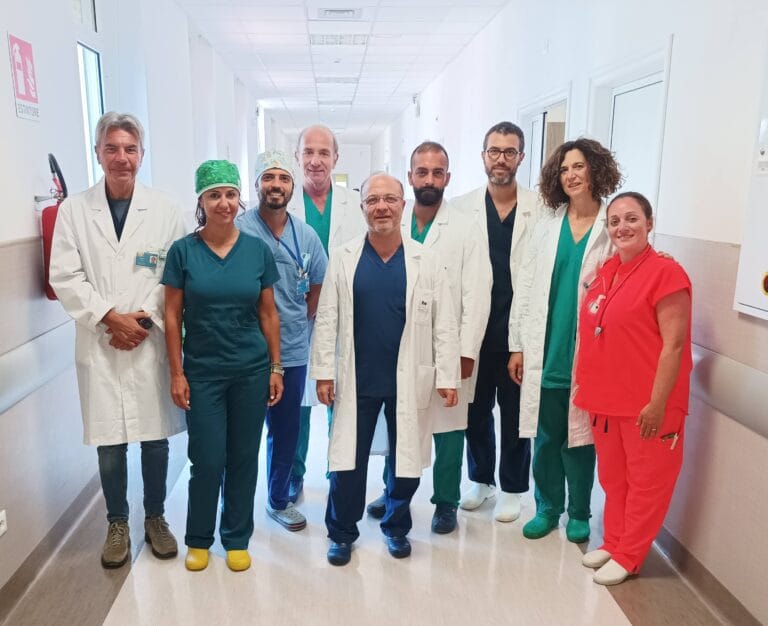 Ferdinando Granata insieme alla sua equipe ed al Direttore della radiologia Marco Brancato
