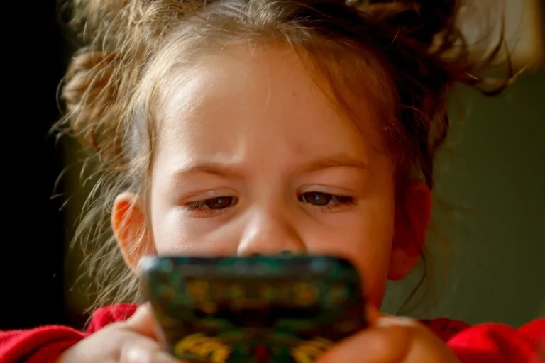 bambini cellulare