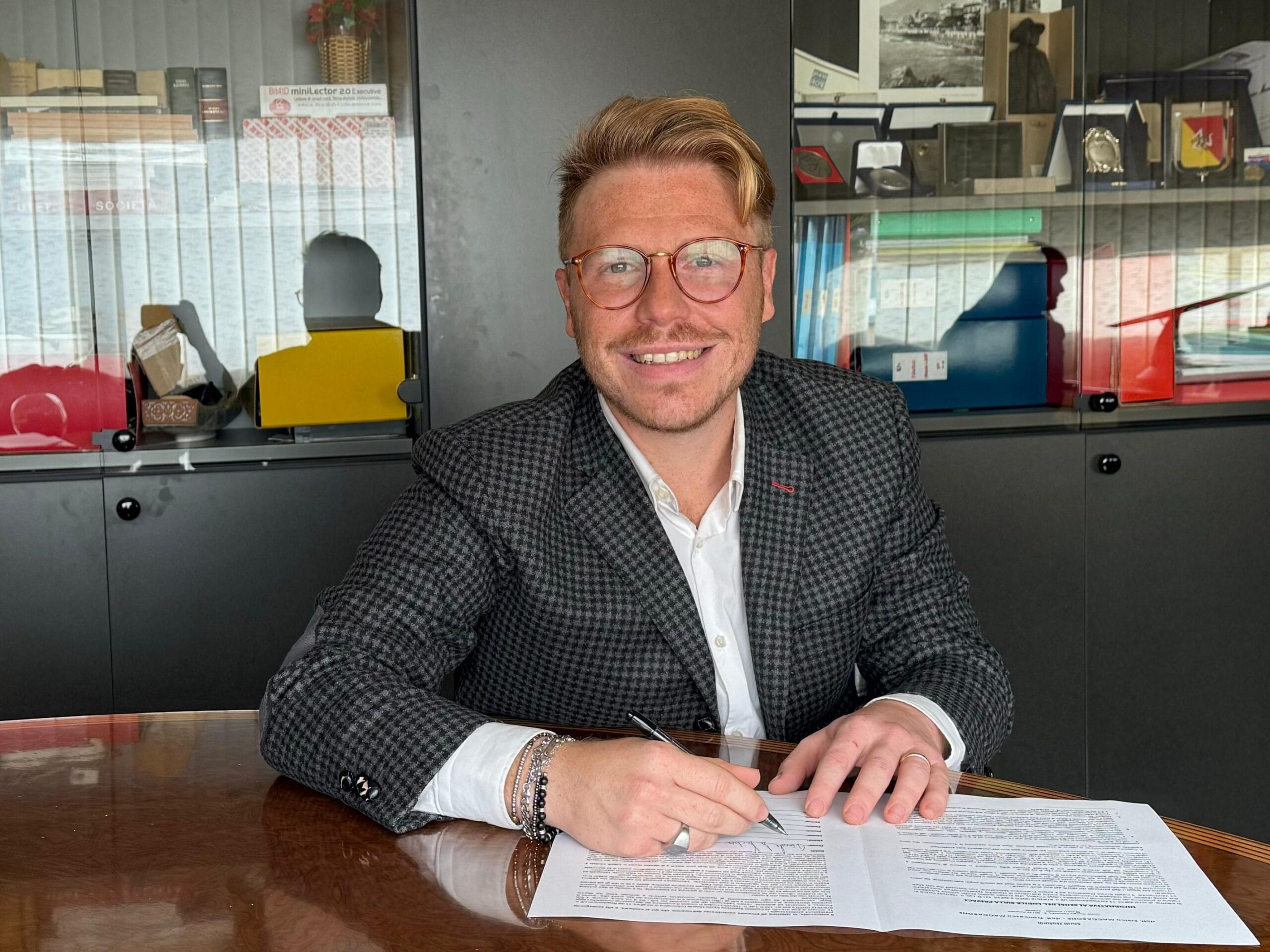 Nuovo movimento politico in Sicilia di Ismaele La Vardera