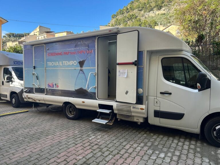 Camper degli screening a Castronovo di Sicilia