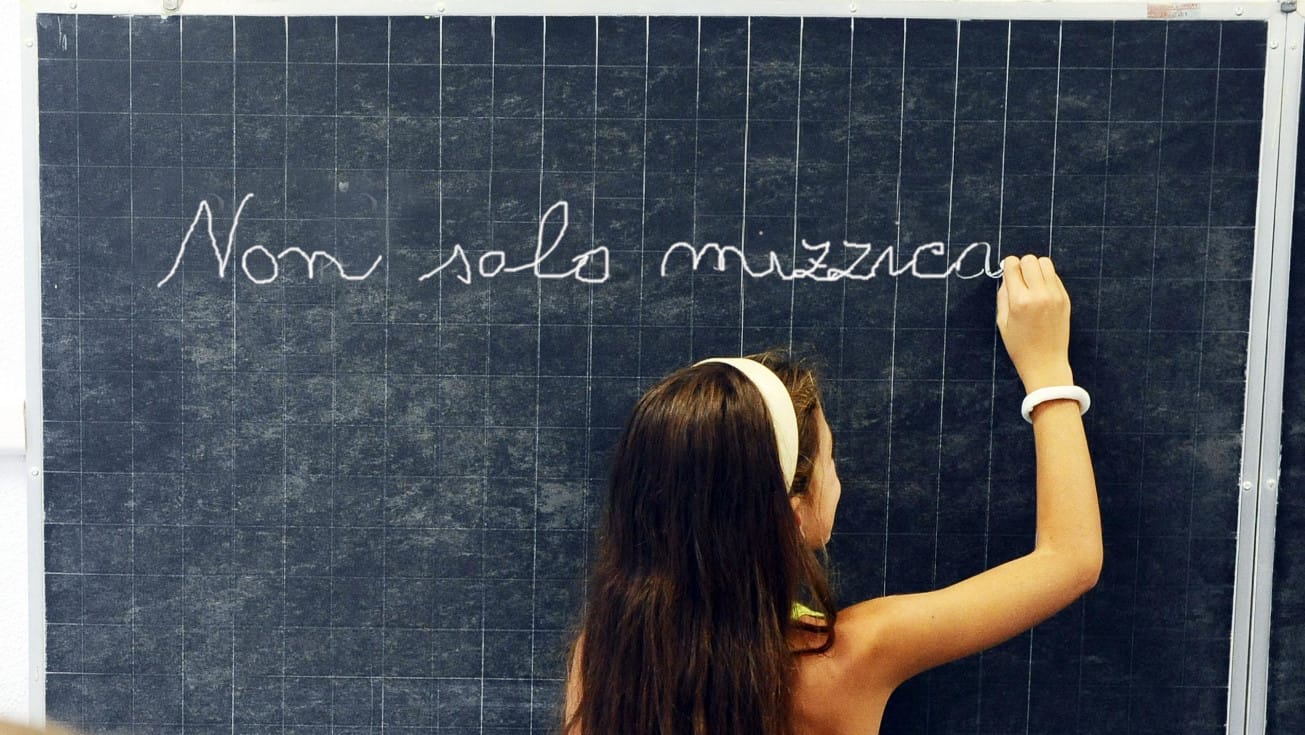 Lingua siciliana, l'appello di 50 poeti: "È Già scritta, ora il riconoscimento ufficiale"