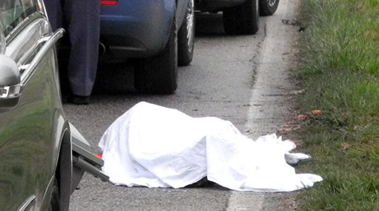 cadavere latina in strada