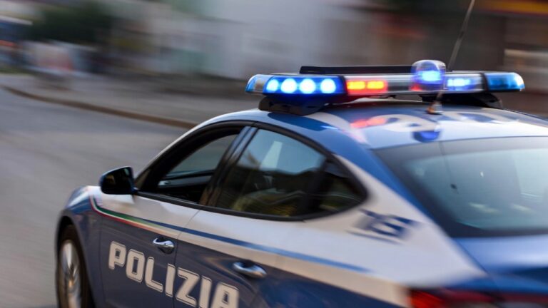 tenta il colpo in farmacia ma trova le casse automatizzate e rapina un cliente palermitano in carcere discover